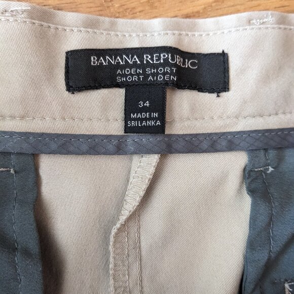 Banana Republic Tan Shorts - Picture 2 of 3